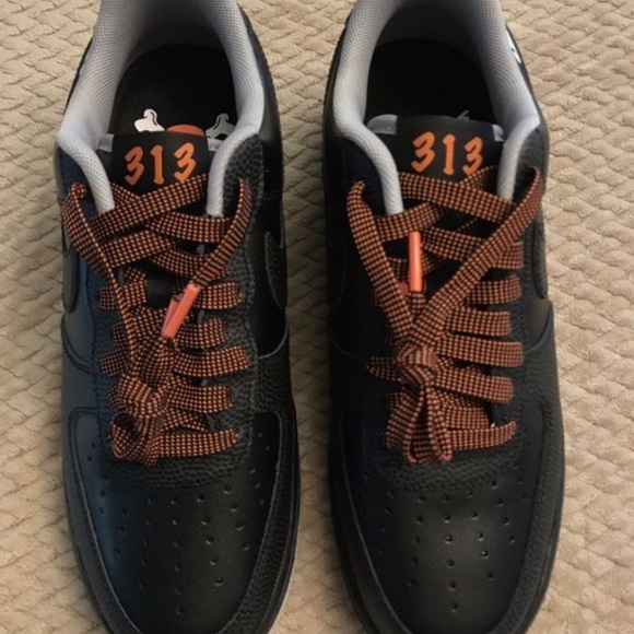 Nike Air Force 1 Low ‘07 LV8 "Detroit Away" Black CD7789-001 - Picture 2 of 4